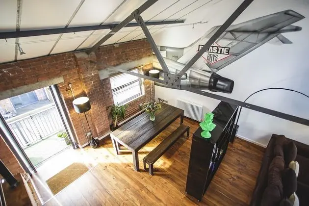 Deluxe Two Bedroom Loft Apartment (The Loft)