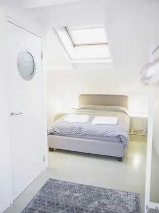 Super Deluxe Two Bedroom Loft Apartment (The While Loft)