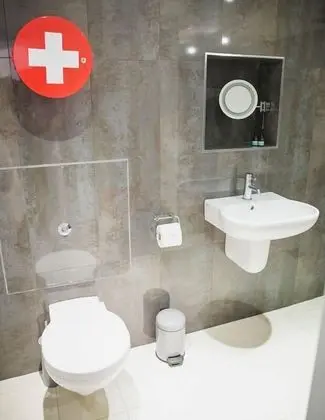 Super Deluxe Two Bedroom Loft Apartment (The While Loft)