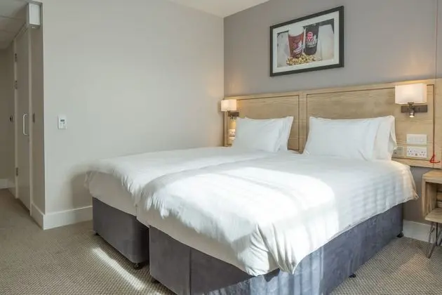 Tek Büyük veya İki Ayrı Yataklı Oda