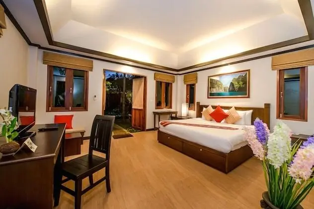 Villa, Pool Access
