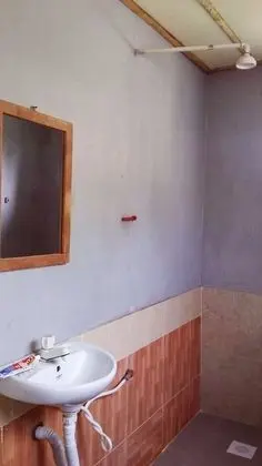 Deluxe Tek Büyük Yataklı Oda, Özel Banyo, Bahçe Manzaralı