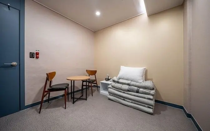 Oda (Ondol (TV&PC connection available))