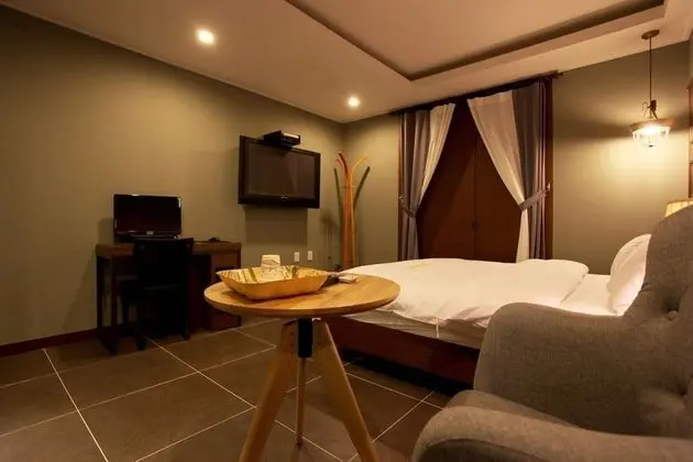 Oda (Emerald (1pc - GTX1660super Netflix+W)