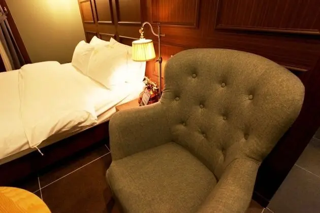 Oda (Emerald (1pc - GTX1660super Netflix+W)