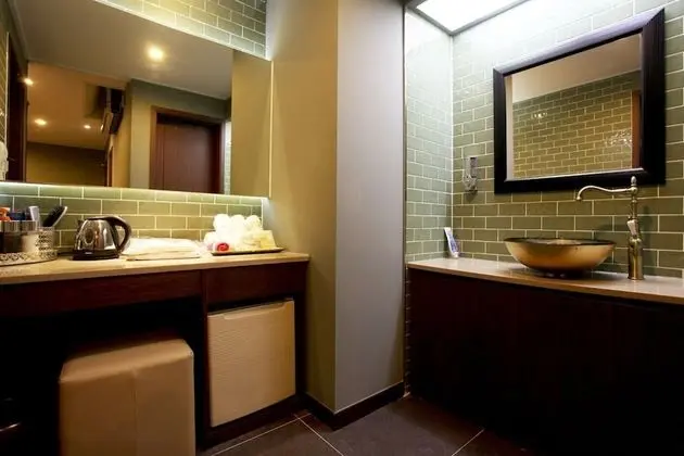 Oda (Emerald (1pc - GTX1660super Netflix+W)