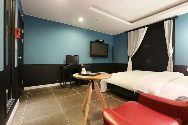 Oda (Emerald (1pc - GTX1660super Netflix+W)