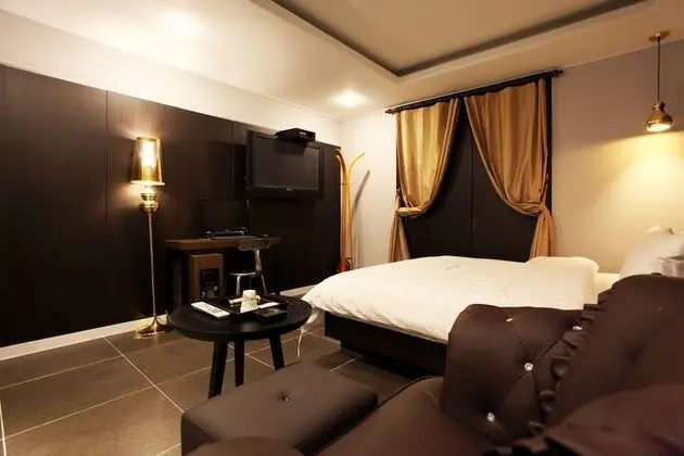 Oda (Emerald (1pc - GTX1660super Netflix+W)