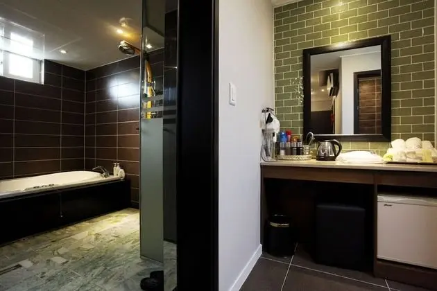 Oda (Emerald (1pc - GTX1660super Netflix+W)