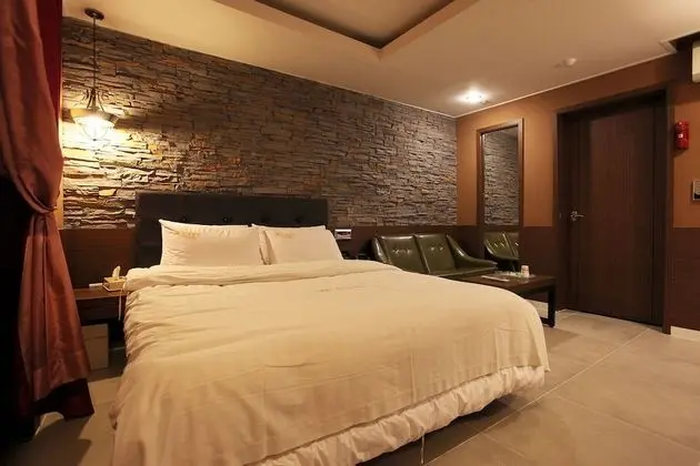 Oda (Emerald (1pc - GTX1660super Netflix+W)