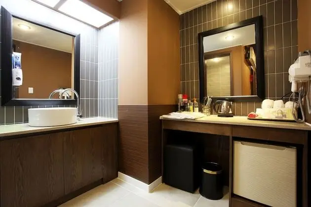 Oda (Emerald (1pc - GTX1660super Netflix+W)