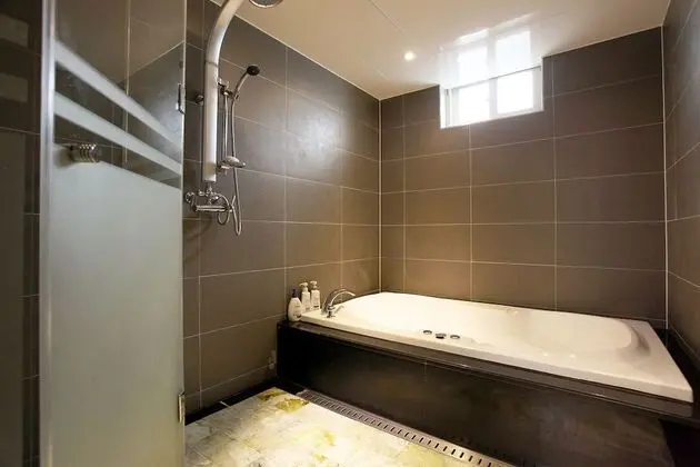 Oda (Emerald (1pc - GTX1660super Netflix+W)