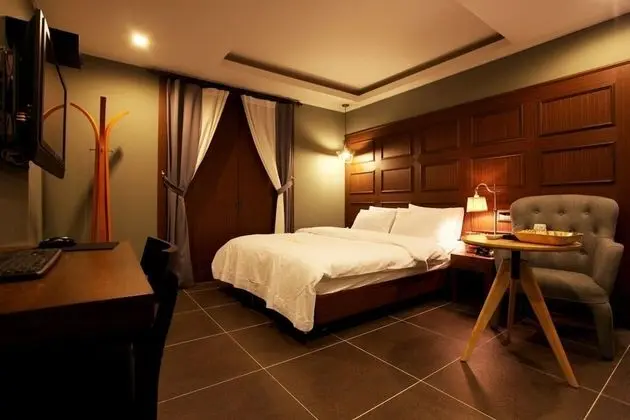 Oda (Emerald (1pc - GTX1660super Netflix+W)