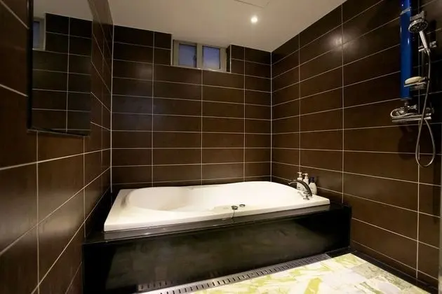 Oda (Emerald (1pc - GTX1660super Netflix+W)