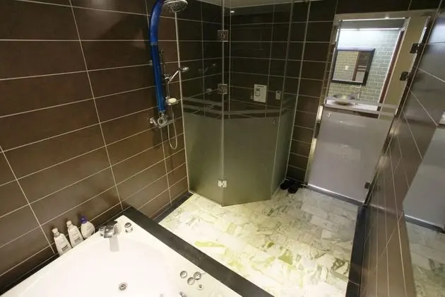 Oda (Emerald (1pc - GTX1660super Netflix+W)