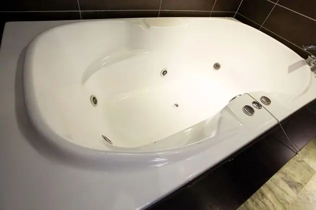 Oda (Emerald (1pc - GTX1660super Netflix+W)