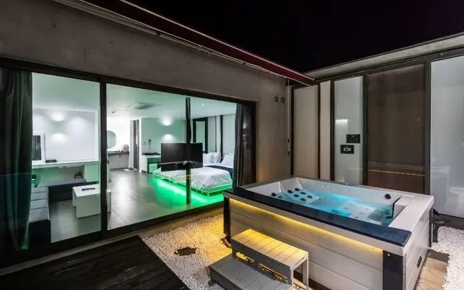 Oda (Outdoor spa room (3 people / 402 406))