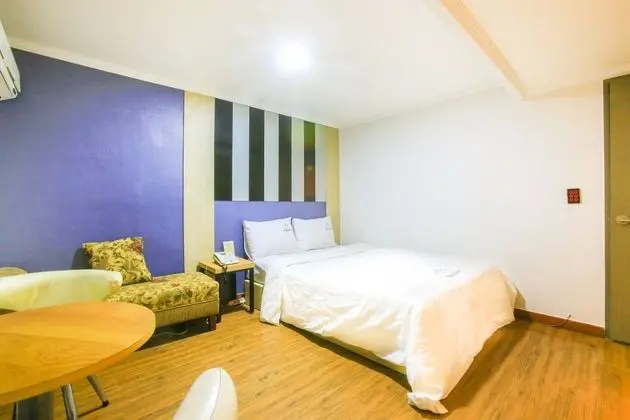 Oda (Deluxe room (65-inch/55-inch TV Netfl)