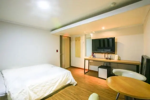 Oda (Deluxe room (65-inch/55-inch TV Netfl)