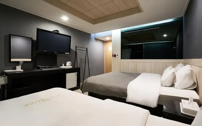 Oda (Twin Premium (Netflix Available Rando)