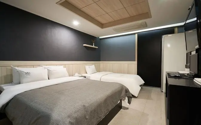 Oda (Twin Premium (Netflix Available Rando)