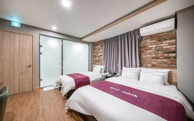 Oda (Deluxe Twin (View Netflix))