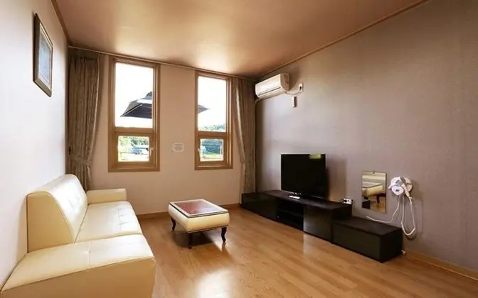 Oda (Lavender Room 1 (Duplex))