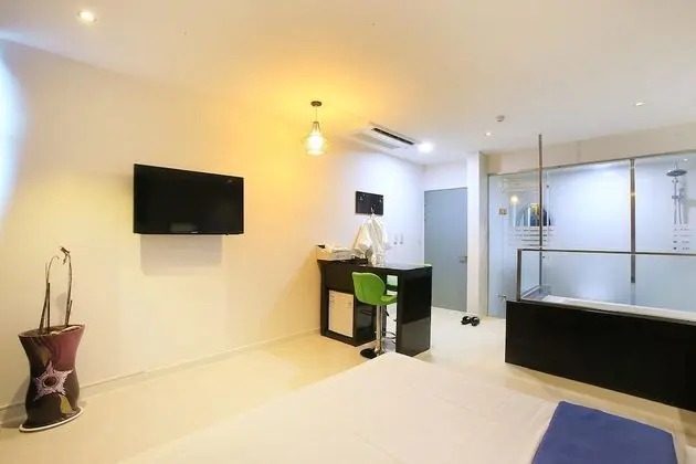 Oda (Outside parking lot)