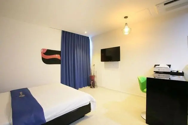 Oda (Outside parking lot)