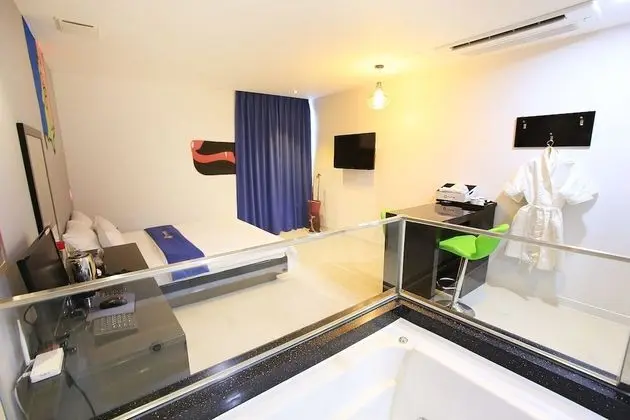 Oda (Outside parking lot)