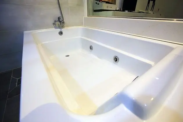 Oda (Outside parking lot)