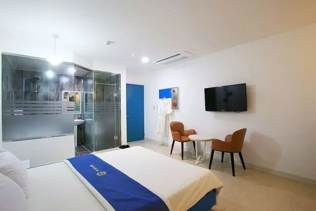 Oda (Outside parking lot)