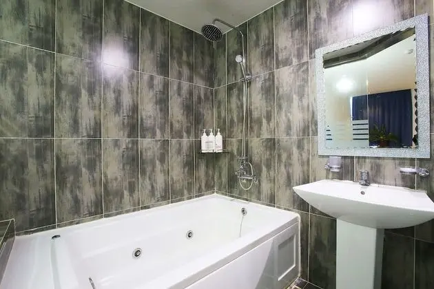 Oda (Outside parking lot)