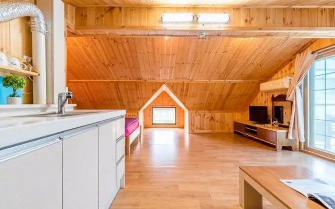 Oda (No 202 (room with bed))