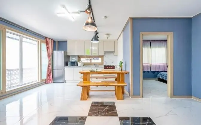 Oda (Room 102 (Group Family Room))