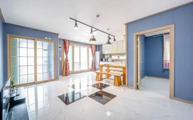 Oda (Room 102 (Group Family Room))