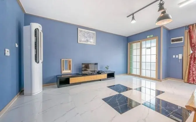 Oda (Room 102 (Group Family Room))