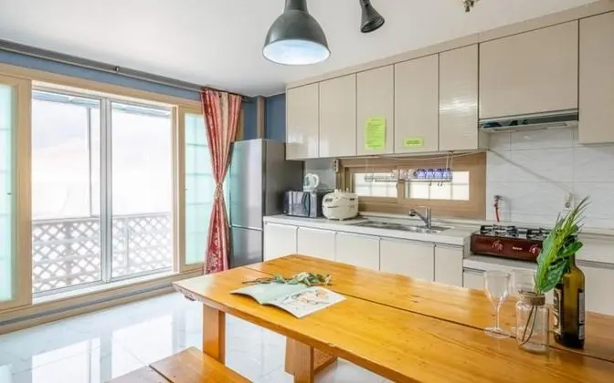 Oda (Room 102 (Group Family Room))