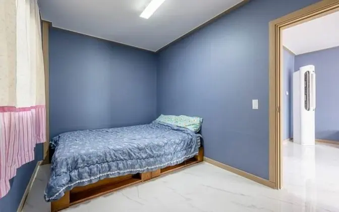 Oda (Room 102 (Group Family Room))