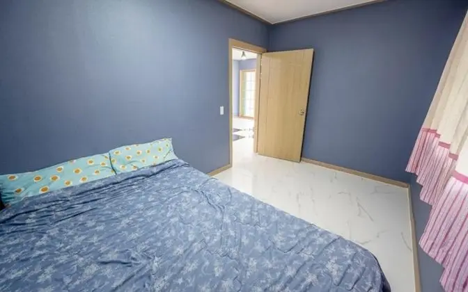 Oda (Room 102 (Group Family Room))