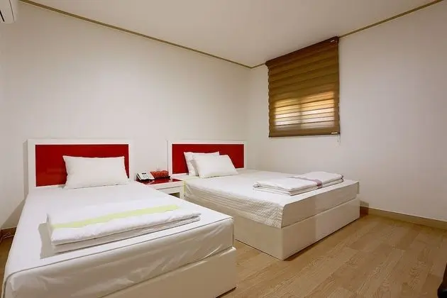 Oda (Double Twin Room (A Building))