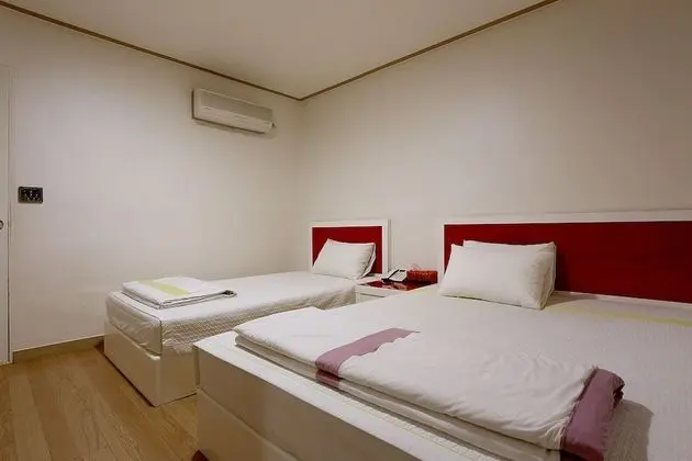 Oda (Double Twin Room (A Building))