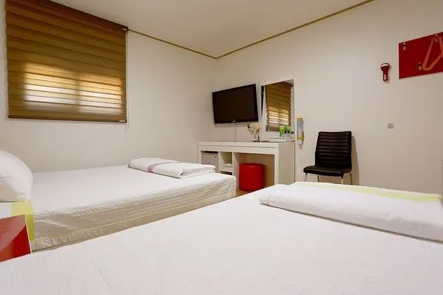 Oda (Double Twin Room (A Building))