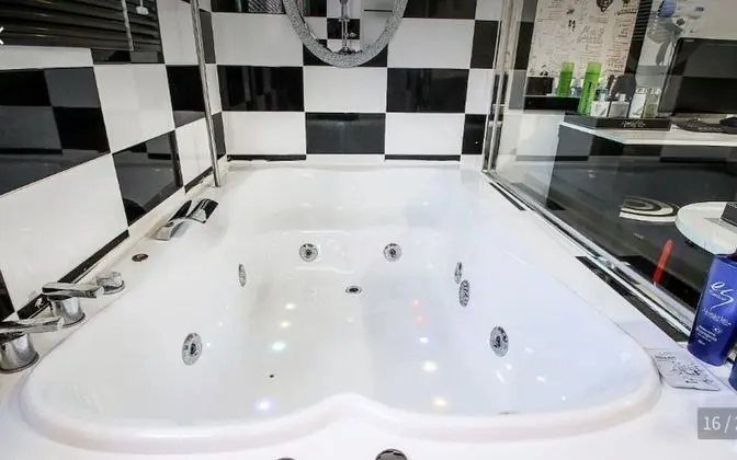 Oda (Couple Spa Room (Netflix Available))