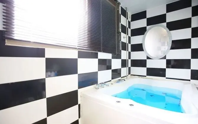 Oda (Couple Spa Room (Netflix Available))