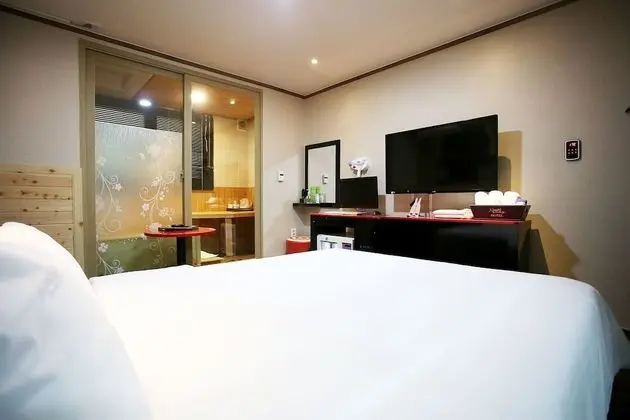 Oda (Hinoki Room (Netflix Available))