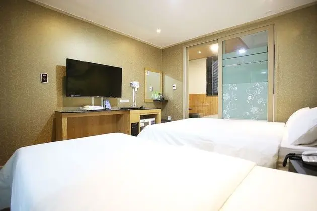 Oda (Twin Room (Netflix Available))