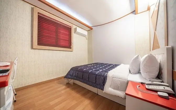 Oda (Standard Room (Netflix Available))