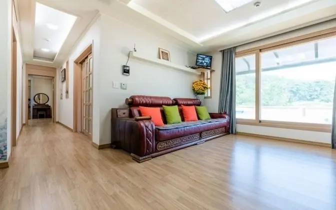 Oda (Rose of Sharon)