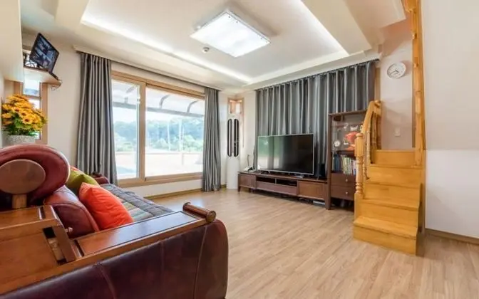 Oda (Rose of Sharon)